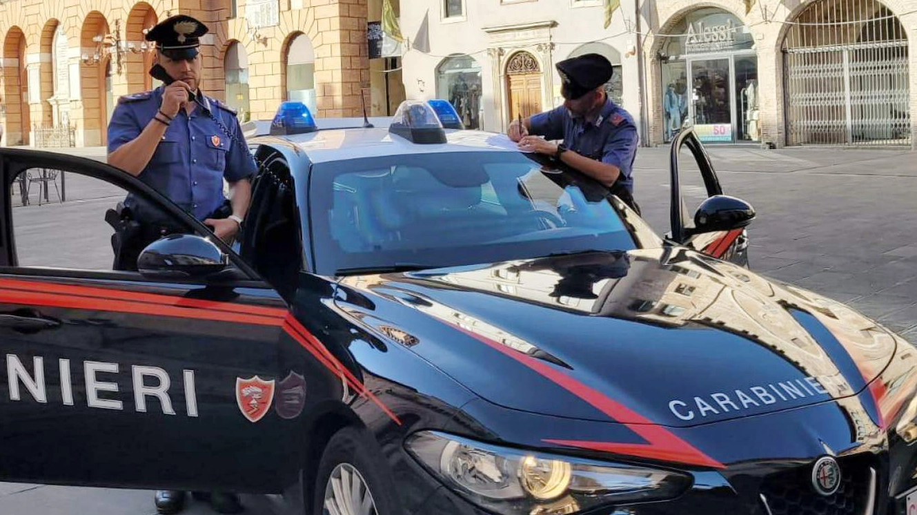 I carabinieri sono intervenuti dopo avere ricevuto la segnalazione di alcuni passanti (Foto di repertorio)