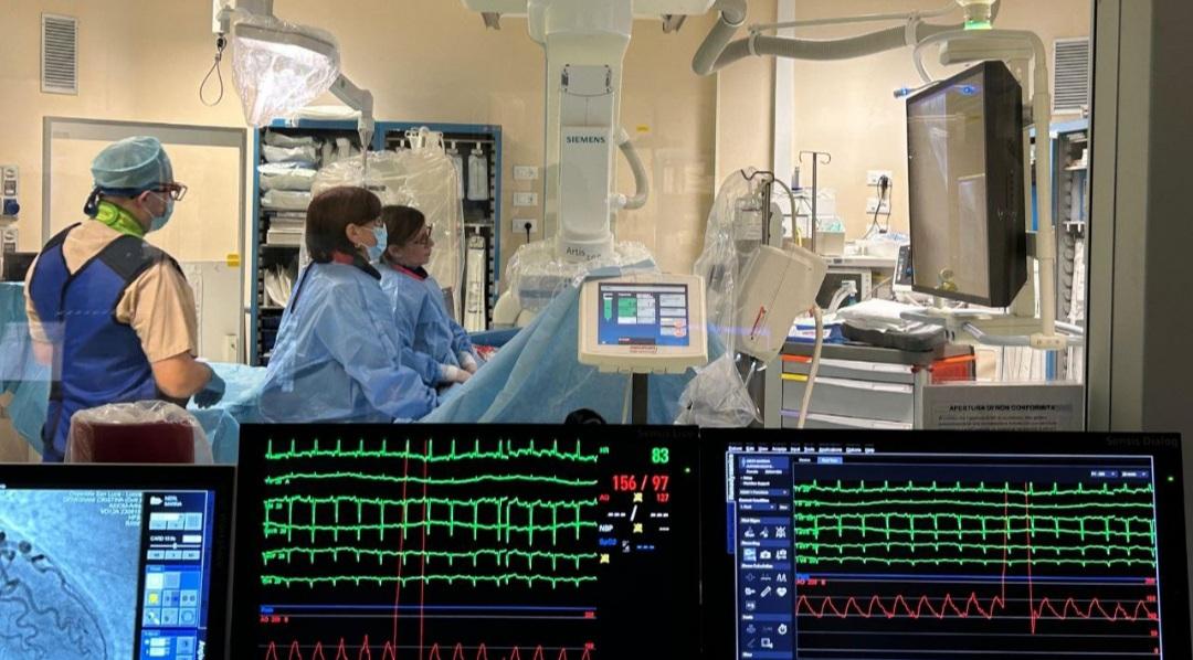 Eccezionale sequenza di interventi salvavita nella cardiologia del San Luca: operati sei pazienti con infarto in sei ore