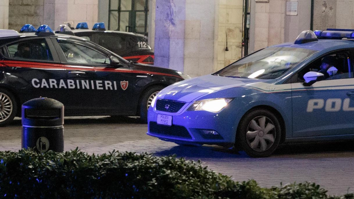 Giro di vite contro lo spaccio. Due arresti in pieno centro. Espulsione per pusher recidivo