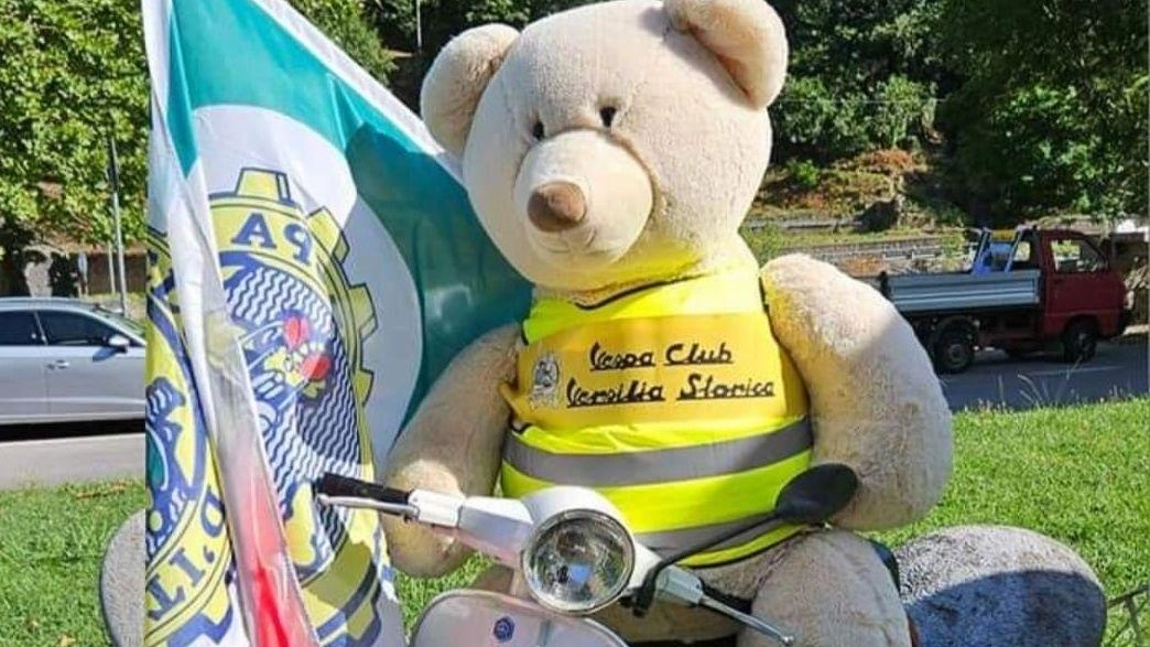 Il Vespa Club Versilia Storica è un’associazione di Seravezza impegnata nel coordinamento di vespisti versiliesi