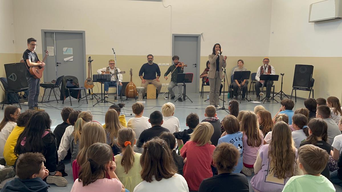 Saràbanda in concerto alla Scuola Primaria Curina