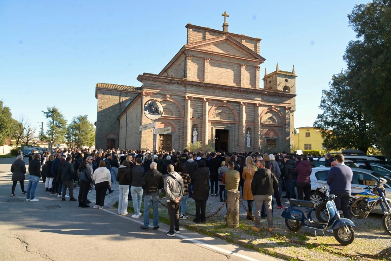 La chiesa di Segromigno stracolma