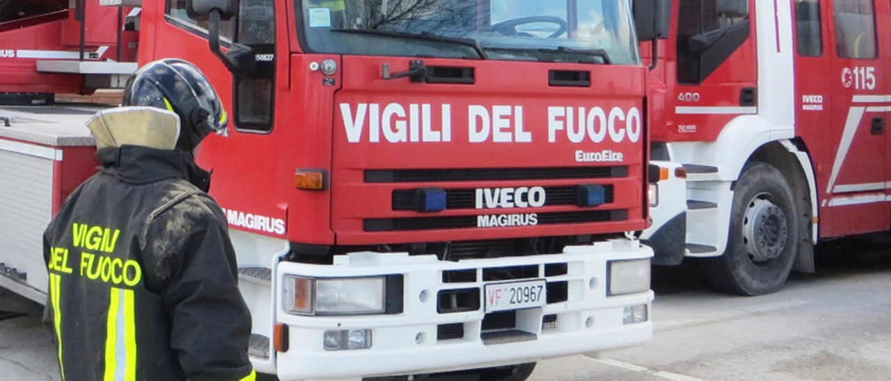 Sciatore si perde nella nebbia, soccorso dai vigili del fuoco