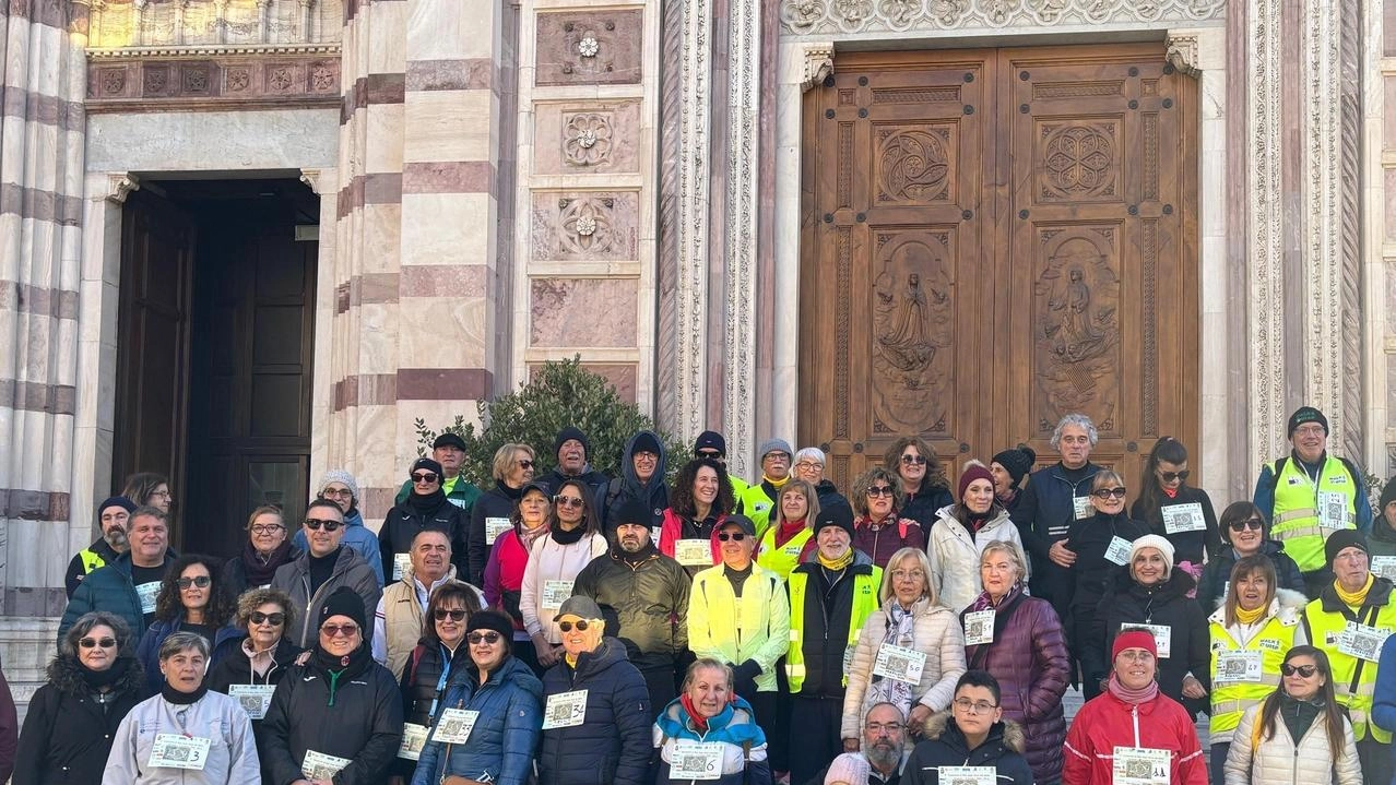 I partecipanti alla «Camminata di Bino degli Abati»