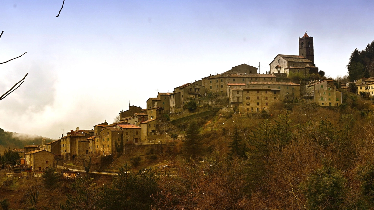 Una suggestiva panoramica dell’antico borgo di Calamecca dove sarà restaurata la piazza Foto di Luca Castellani