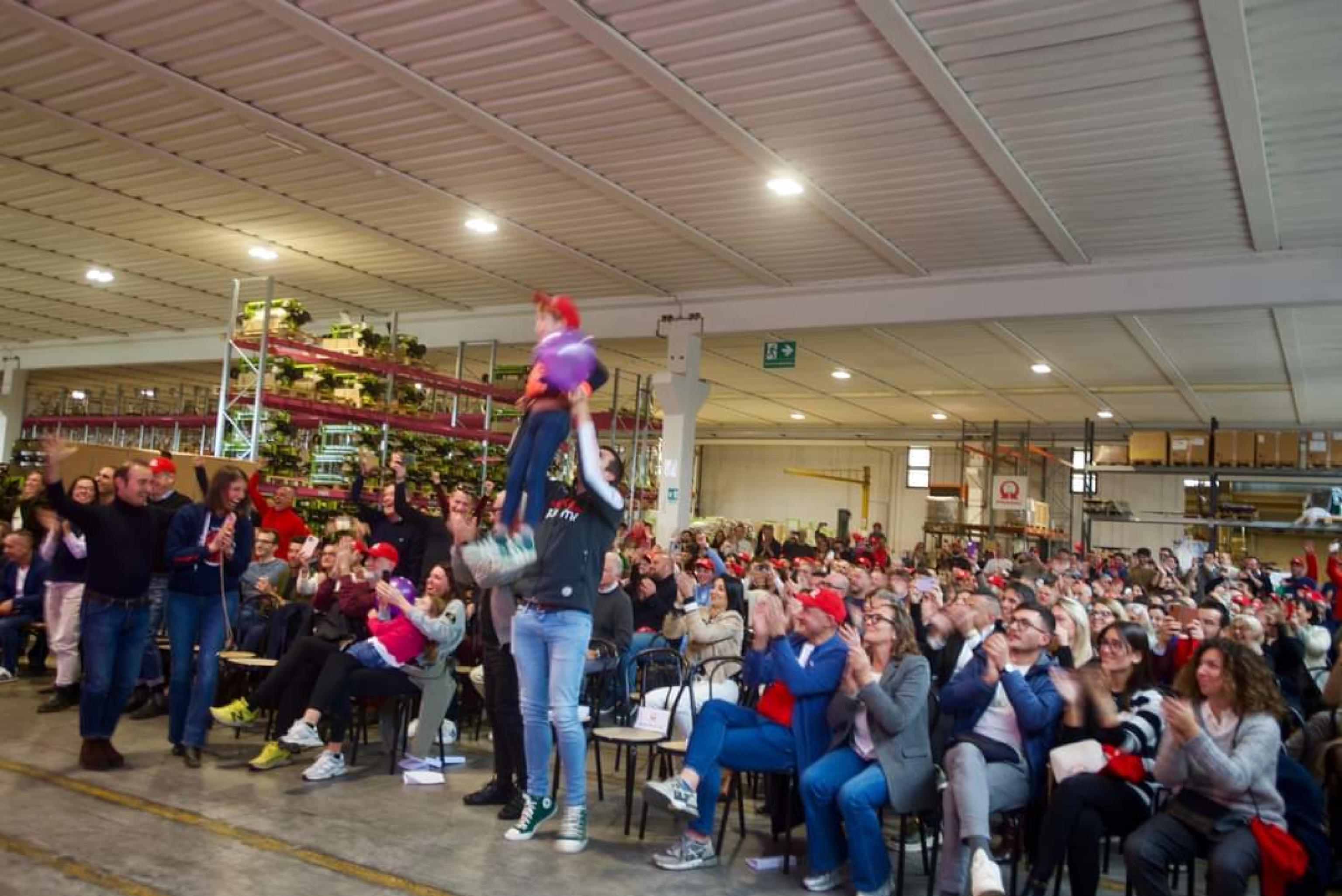 Casole d’Elsa centro del mondo: Pramac vince il Montomondiale con Martin, festa in fabbrica