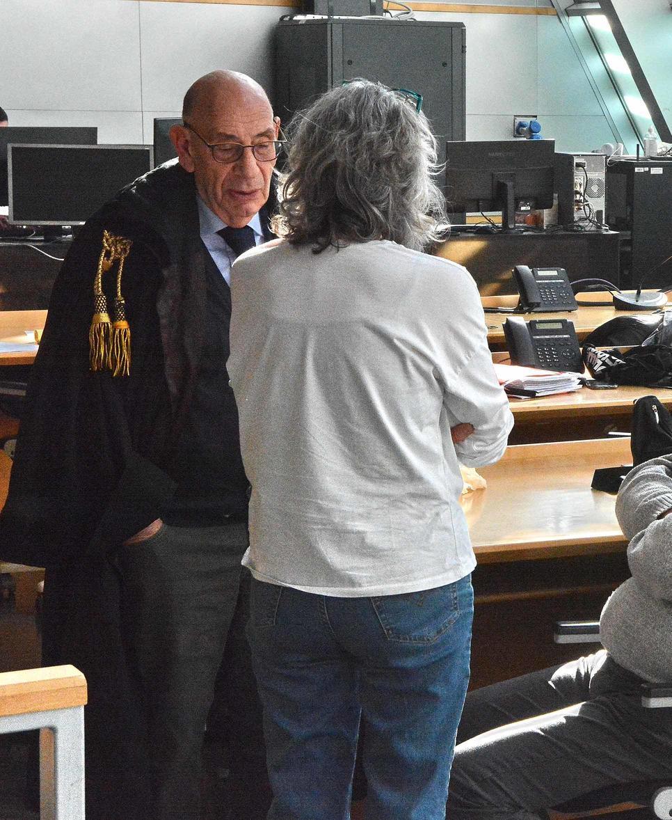 Il silenzio di chi ha perso tutto. Le mogli in aula per le vittime