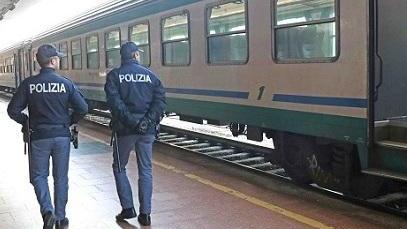 Muore sotto al treno, tragedia a Calafuria