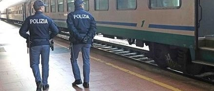 Muore sotto al treno, tragedia a Calafuria