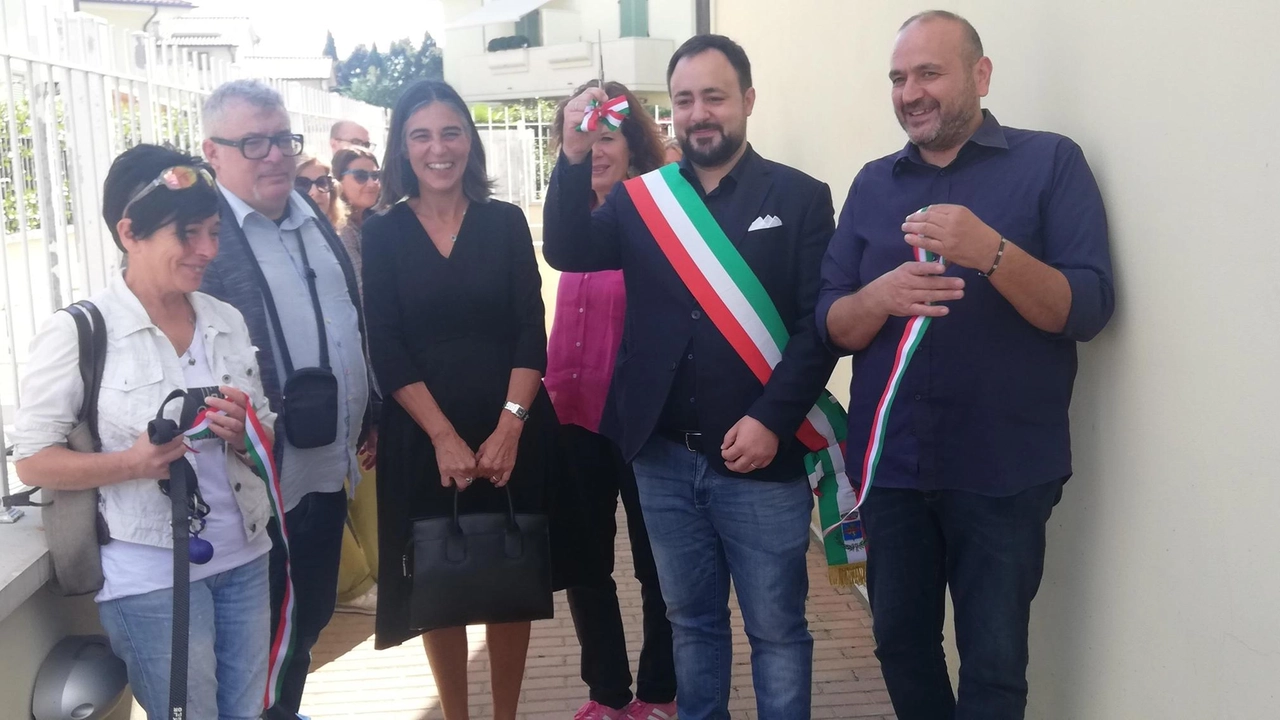 L’inaugurazione di «Casa di Greta» a Seano con il sindaco Edoardo Prestanti e Lorena Paganelli, direttrice della Società della salute di Prato