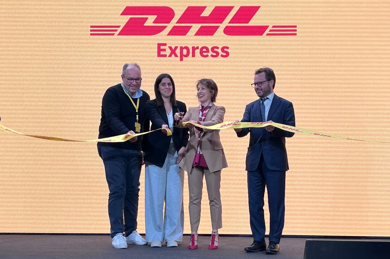 DHL