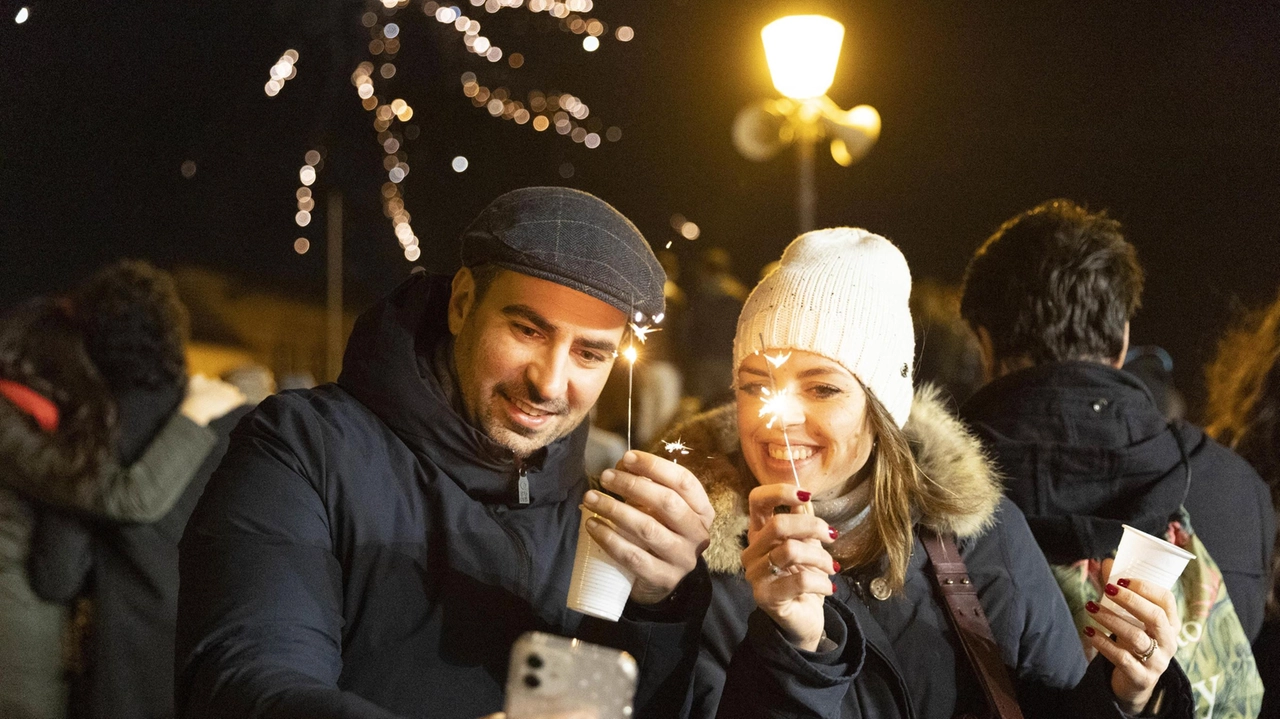 Ultimi dettagli a Montevarchi per predisporre la festa di Capodanno «Ciao 2025»: stop al consumo di alcol da asporto e niente fuochi pirotecnici