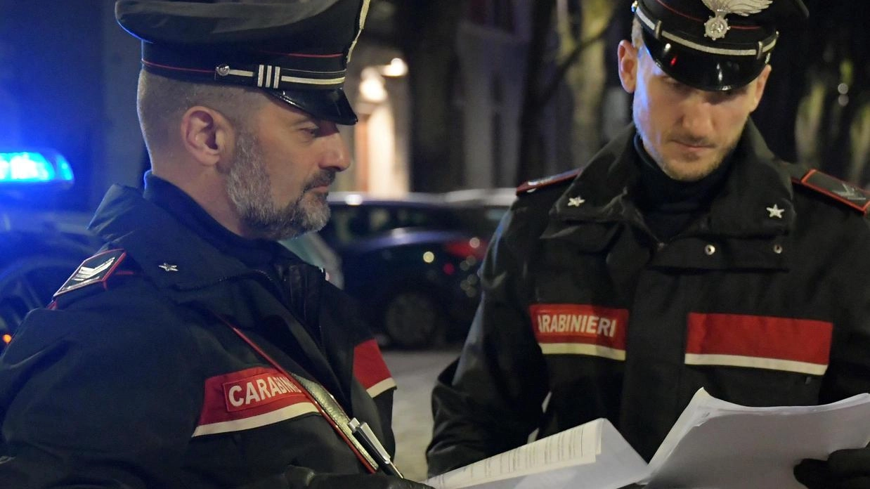 Controlli dei carabinieri nella notte (. foto di repertorio