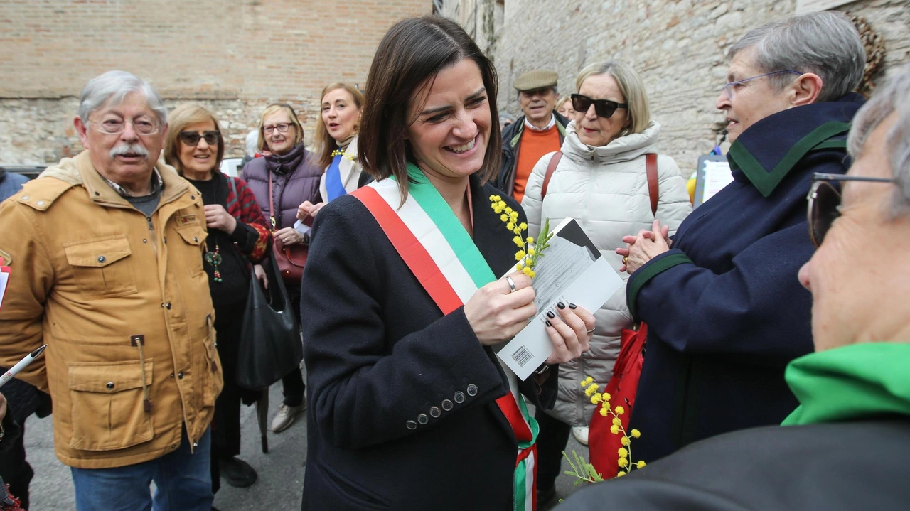 Perugia, cerimonia sotto la lapide in via del Parione. La sindaca Ferdinandi: "Grazie al loro coraggio".