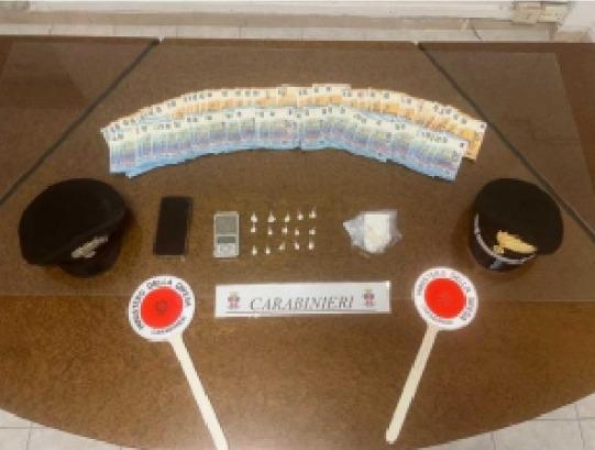 Arrestato per possesso e spaccio di cocaina grazie all’immediato l’intervento dei Carabinieri