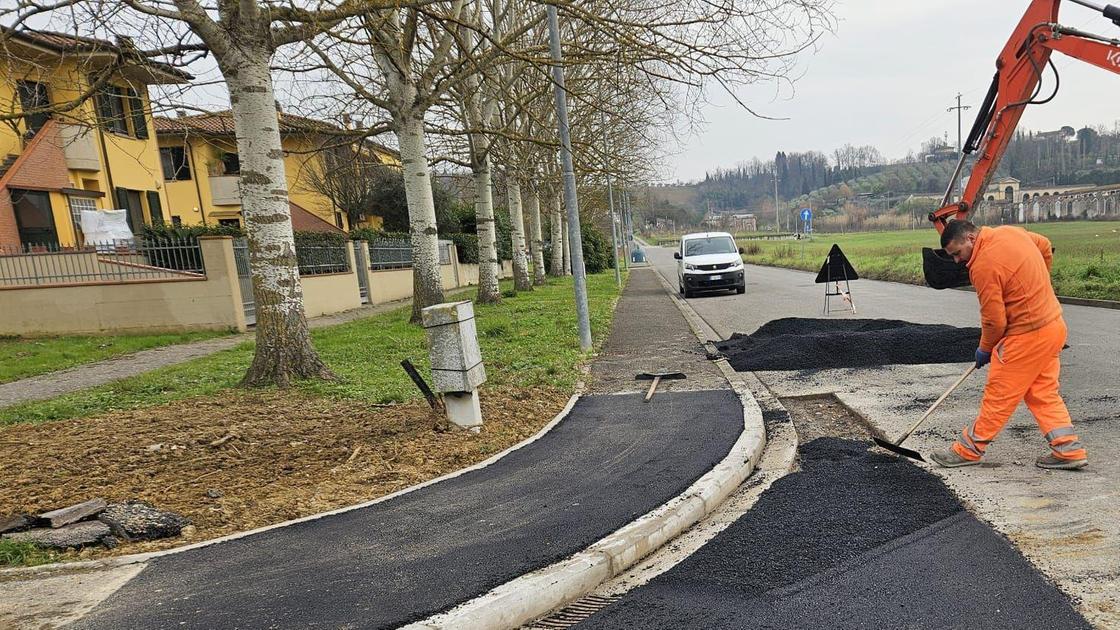 I marciapiedi di via Dante liberati dalle barriere architettoniche