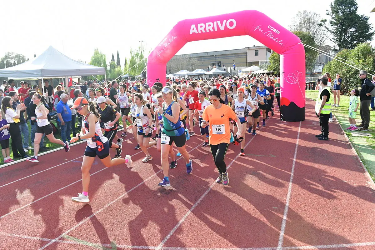 Rosamimosa, una corsa simbolo. Foto e classifica