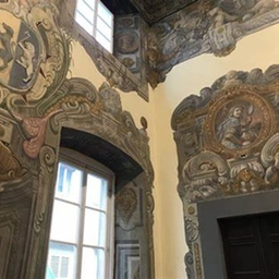 Prato, a Palazzo Banci Buonamici arriva la mostra “Oltre i muri”