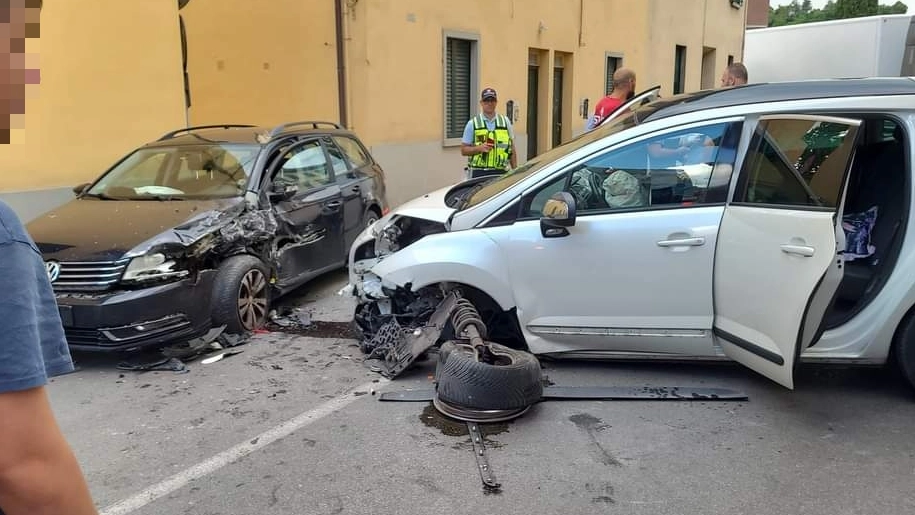 Incidente in via Chiantigiana a Grassina (Foto dai social)