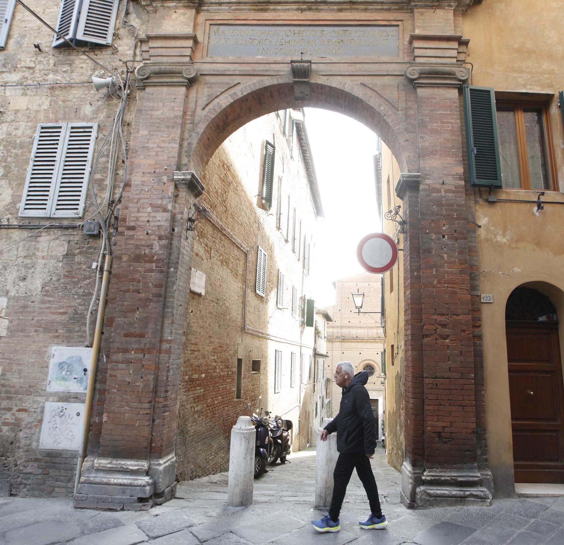 Voto unanime. Acquisito l’Arco di Fontegiusta