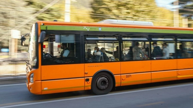 Autolinee toscane anticipa le parteze bus da Calci