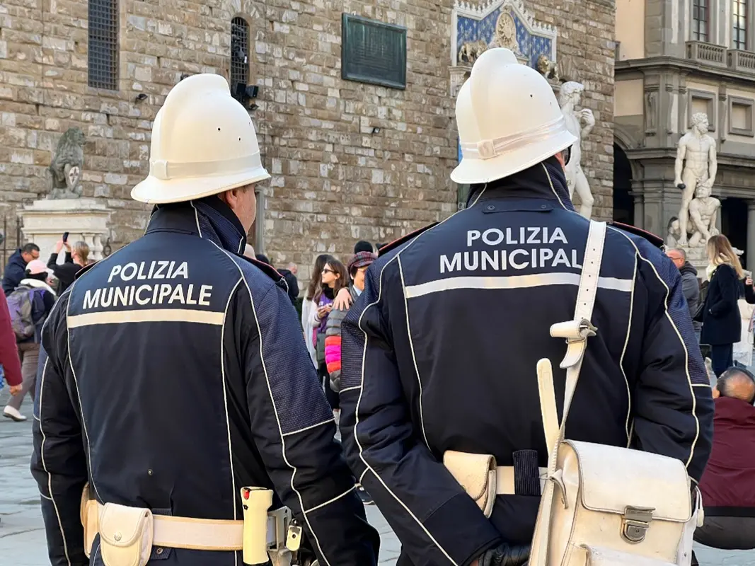 A Firenze prorogata la chiusura notturna dei minimarket in 36 strade