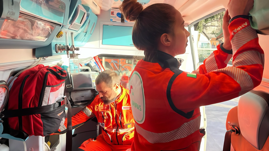 Il responsabile Barbieri lancia un appello: "Abuso delle ambulanze". Triplicati anche gli accessi agli ambulatori medici di Marina di Carrara.