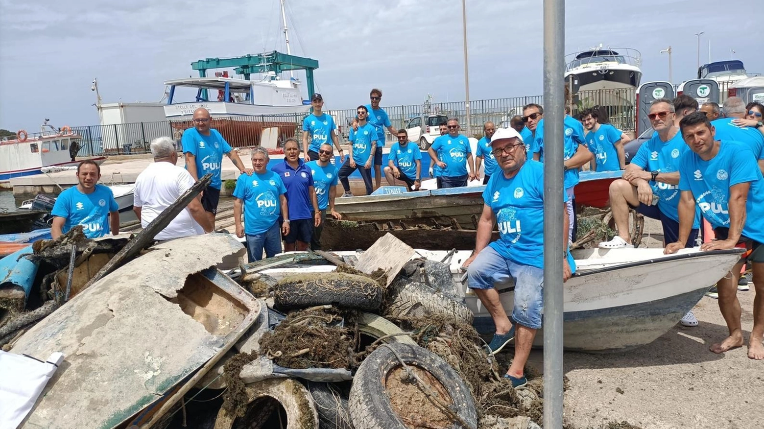 "Pulifondali" e "Pulispiagge". Molti rifiuti raccolti nel Golfo