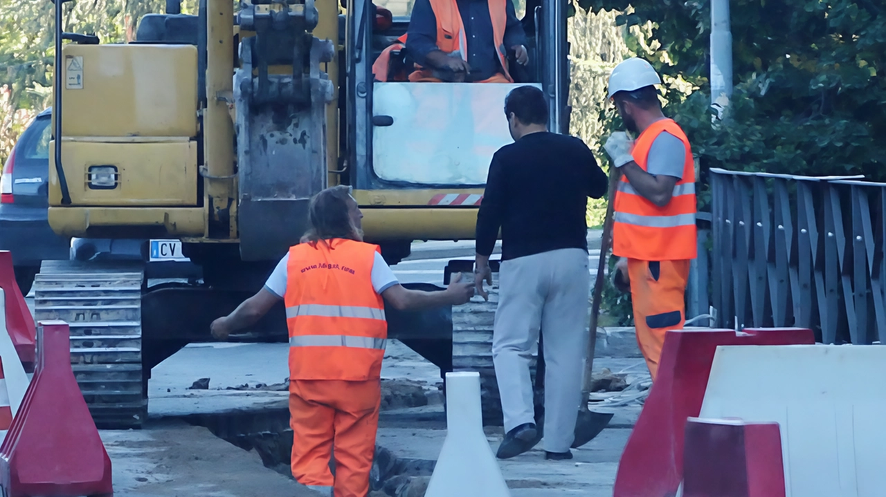 La Strada Regionale 436 tra San Pierino e San Miniato Basso riaperta in anticipo dopo lavori di messa in sicurezza e ciclopedonale. Cruciale per collegamenti regionali.