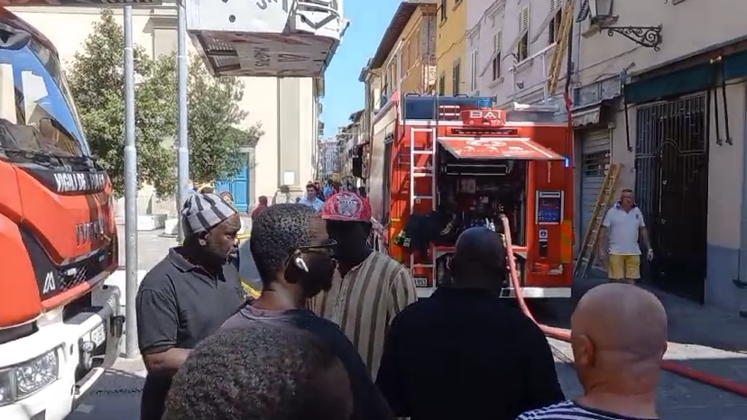 Il luogo dell'incendio, nel centro di Santa Croce sull'Arno. E' accaduto domenica 25 agosto