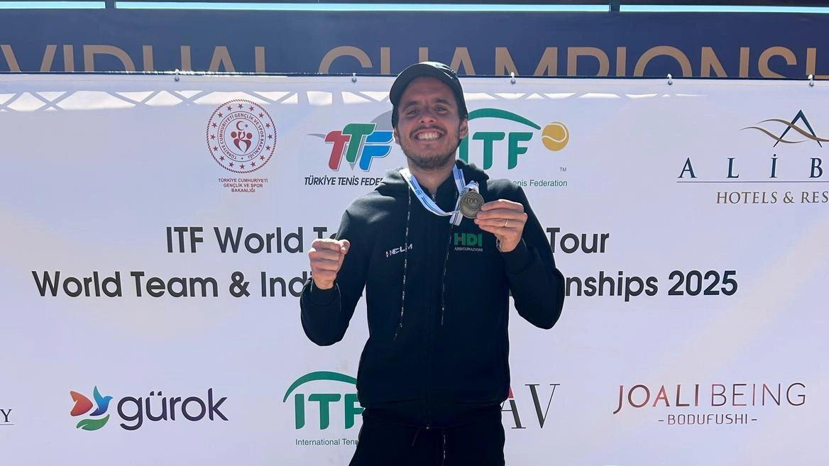 Straordinario successo per Tomas Gerini, tennista in forza allo Junior Tennis Perugia, che ad Antalya, in Turchia, ha conquistato il...