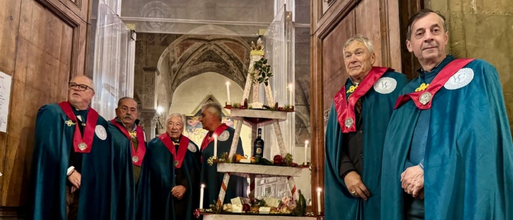 Firenze, riacceso il Ceppo tradizionale sulla scalinata della chiesa di San Carlo ai Lombardi