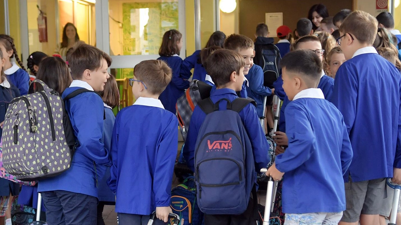 Prossimo anno scolastico a Barga: orari definiti per scuole dell'infanzia e primarie, con variazioni per il recupero di un giorno di sospensione. Scuola media con orari regolari dal 16 settembre. Transporto non disponibile il 21 settembre.