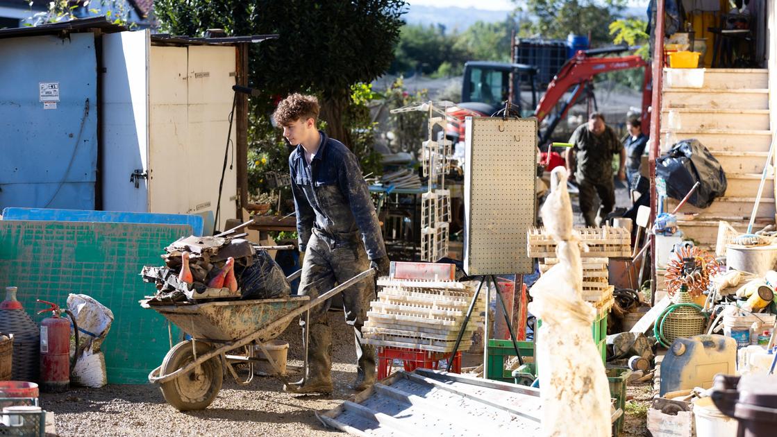 Elsa esondato, fango e detriti: si spala senza sosta Ogni cosa adesso è da ricostruire