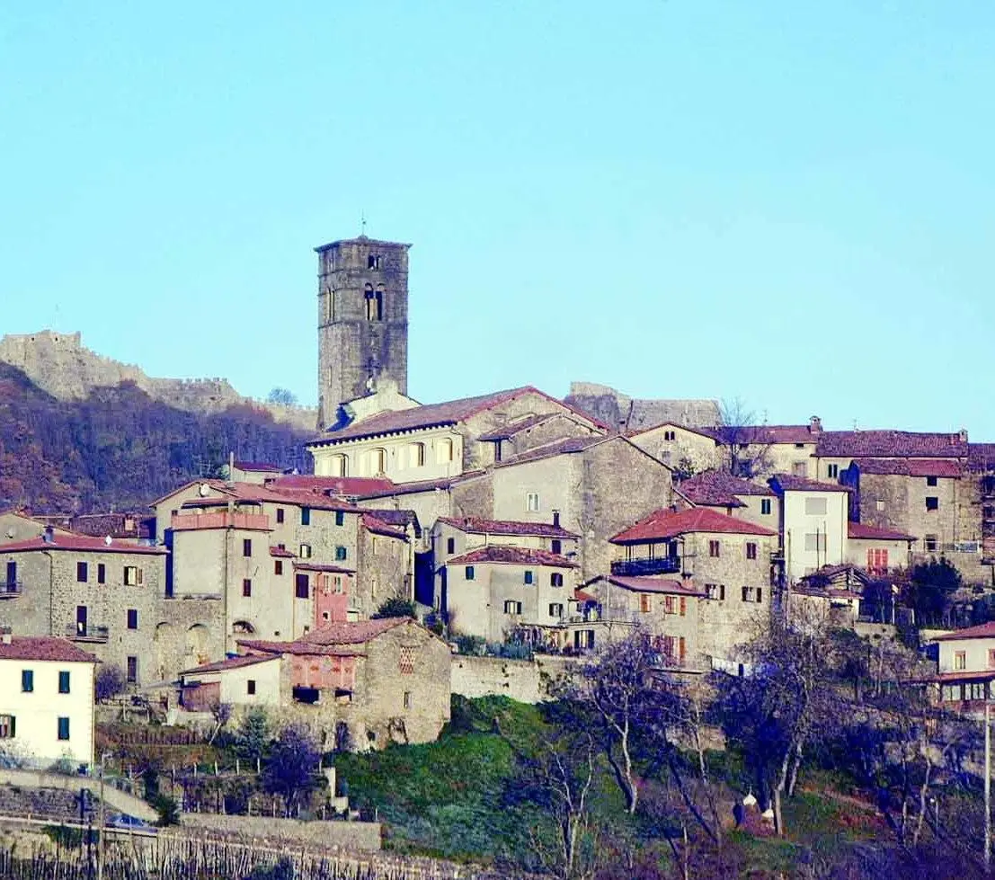 Prende il via “Terre Meravigliose“. Musica, laboratori, libri e sbandieratori