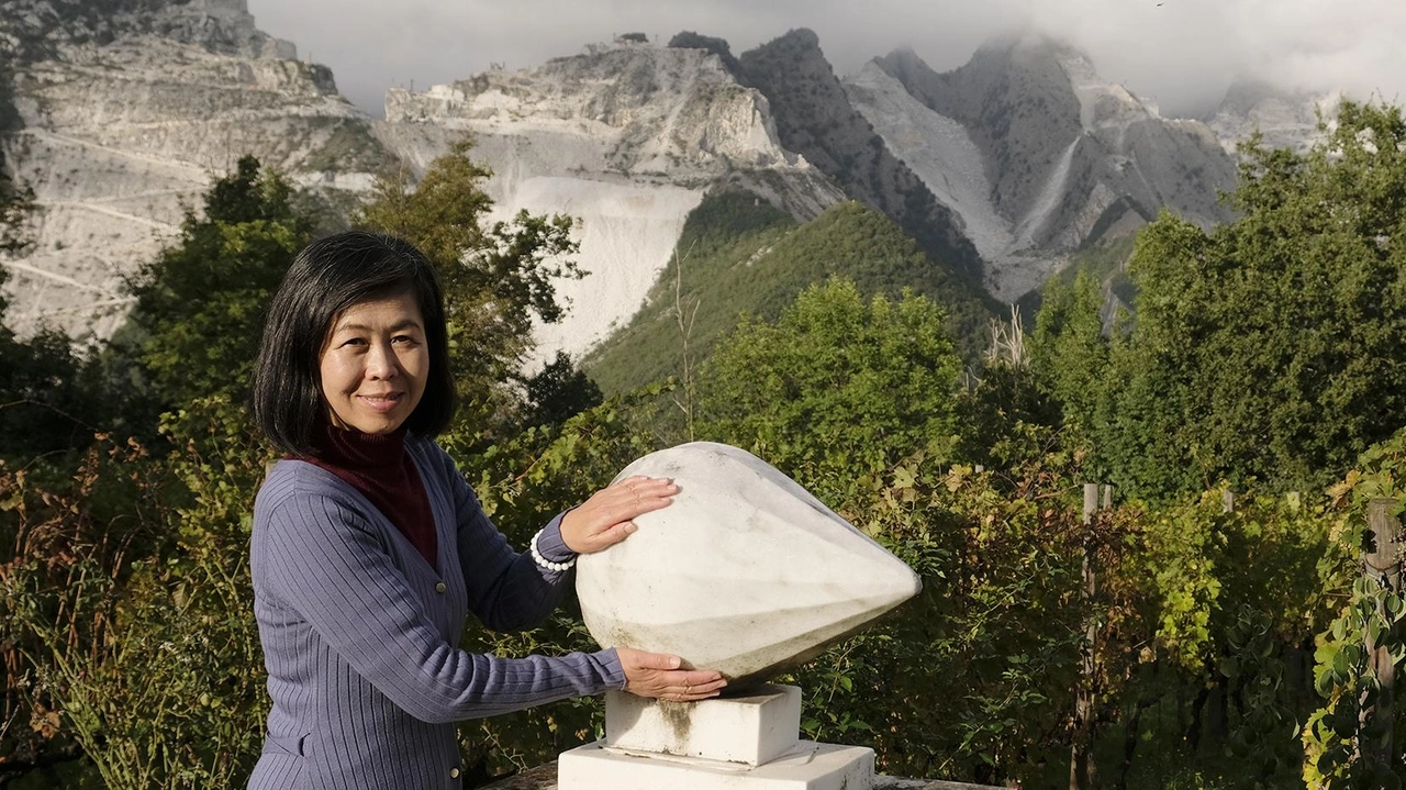 La storia d’amore di Kazuko Oki: a Bergiole per onorare il marito scultore. Una casa-galleria e poi l’azieda agricola: Due premi Mondial des Vins Extremes.