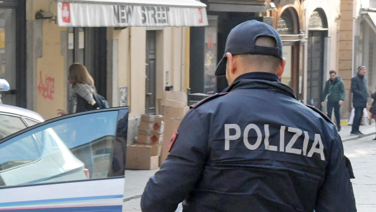 Violento show di due stranieri in un locale del centro: entrambi arrestati