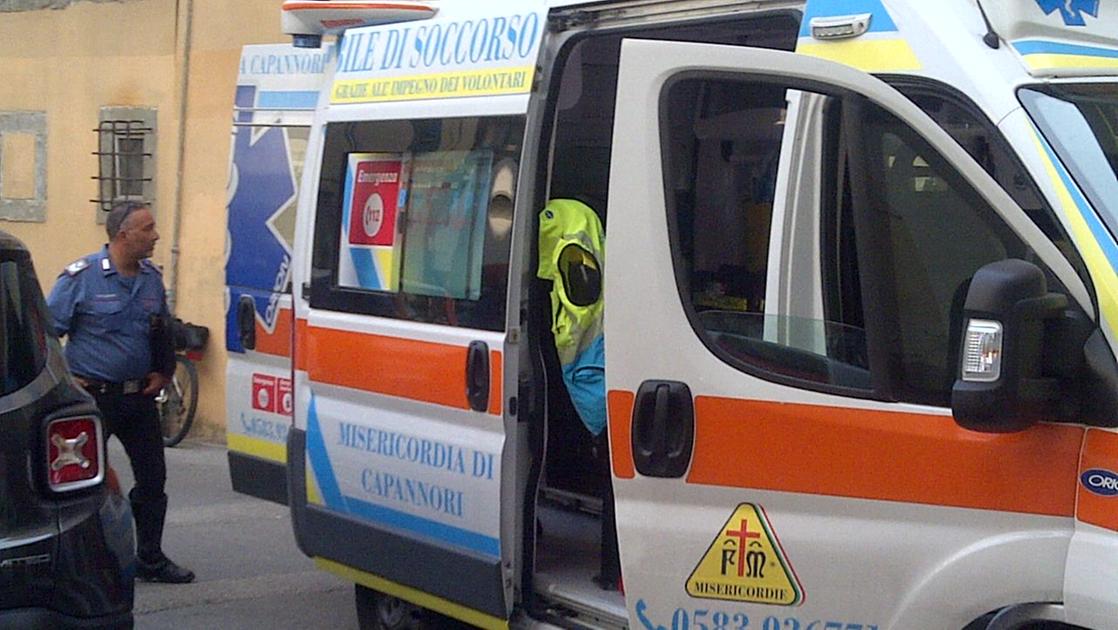 https://www.lanazione.it/image-service/view/acePublic/alias/contentid/MmE1Yzk2OTQtYmFkNy00/0/intervento-di-ambulanza-e-carabinieri-nella-zona-di-san-pierino.jpeg?f=16:9&w=1200&h=630