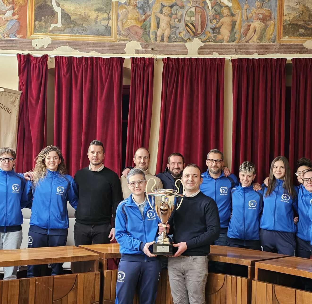 Le ragazze dell’Ellera Calcio a 5 ricevute dal sindaco: "Che orgoglio"