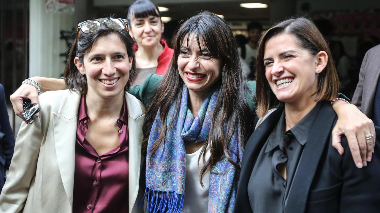 Da sinistra, la segretaria Pd Elly Schlein, la candidata governatrice in Umbria, Stefania Proietti e la sindaca di Perugia, Vittoria Ferdinandi