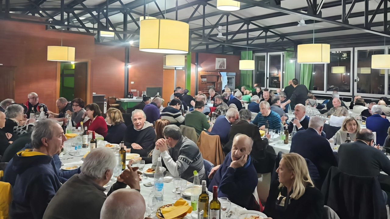 All’incontro conviviale per celebrare il primo anno di attività del comitato hanno partecipato oltre cento persone. Presente anche l’assessore regionale all’ambiente, Thomas De Luca