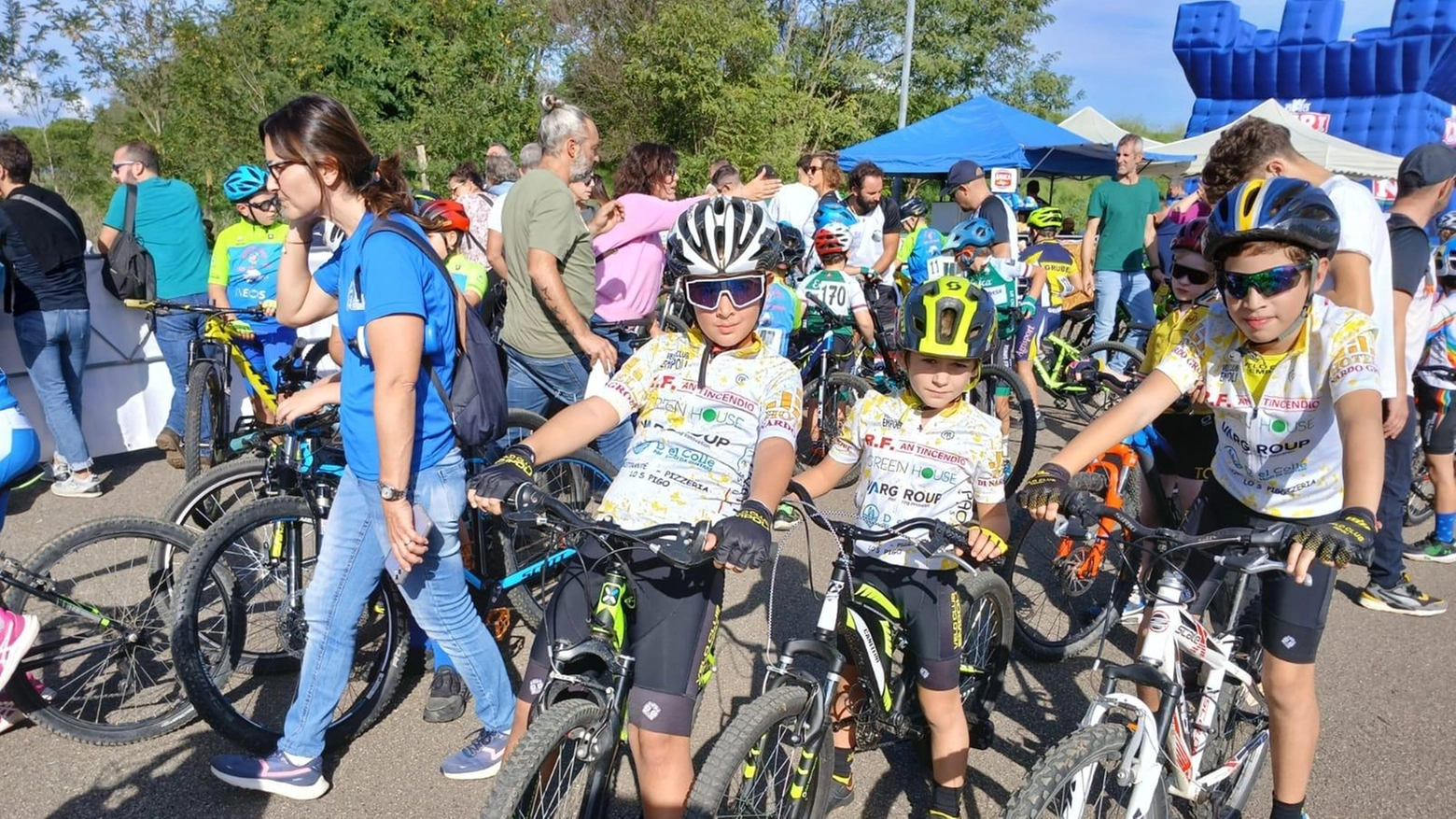 Successo per l'apertura dell'undicesima Challenge Casa Bonello di mountain bike per giovani organizzata dalla Ciclistica San Miniato S.Croce. Numerose società e concorrenti presenti, con prime classifiche già assegnate. Prossima prova il 19 ottobre.