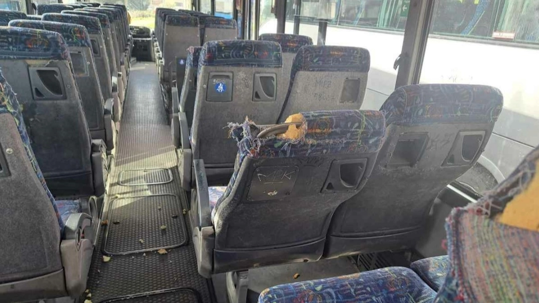 Bus vandalizzato 