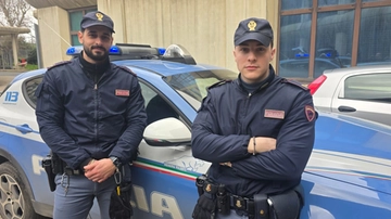 Donna incinta bloccata nel caos traffico dopo l’incidente della tramvia, la polizia la porta a Careggi