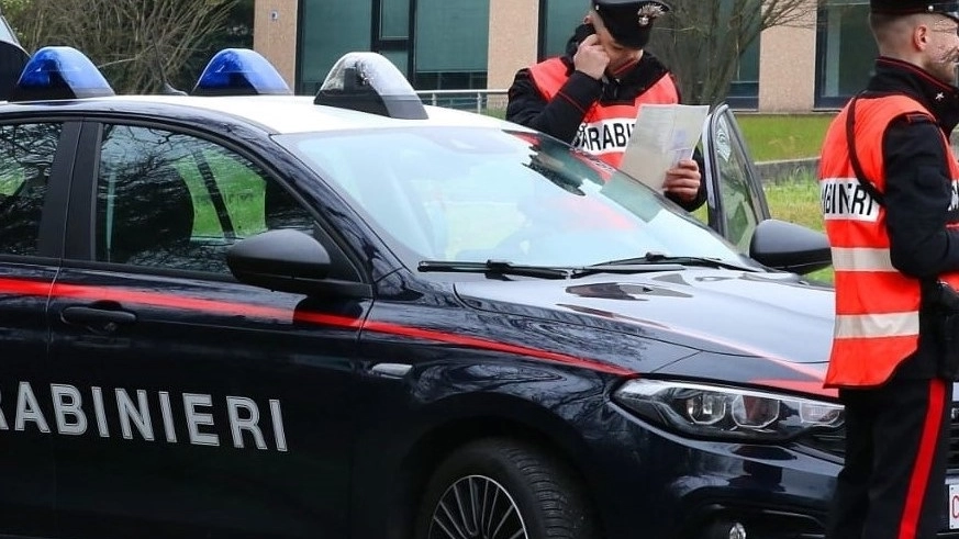 Una pattuglia di carabinieri in servizio sul territorio