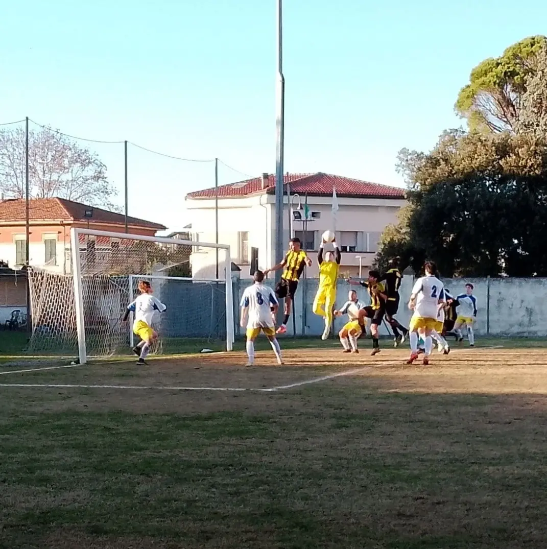 Calcio. Giovanile: pisane in lotta nei Giovanissimi