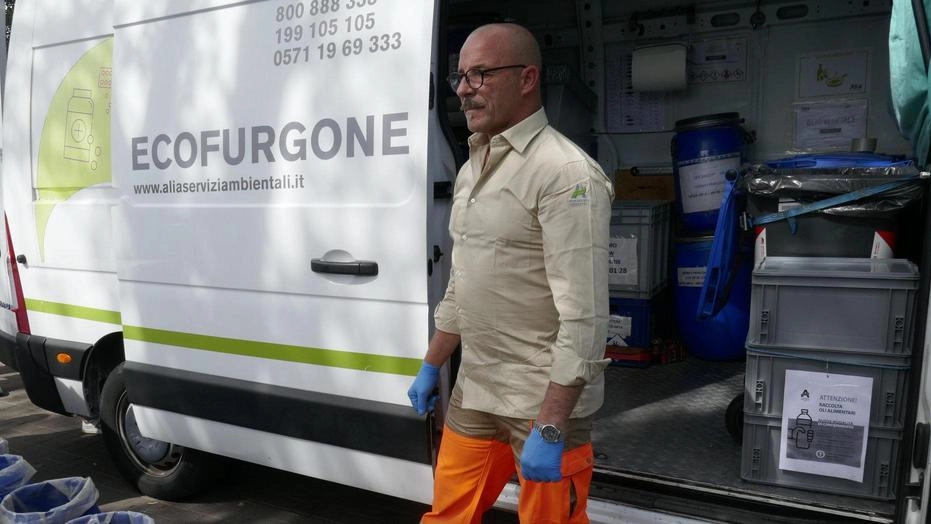 Un ecofurgone di Alia durante un evento in piazza (foto d’archivio)