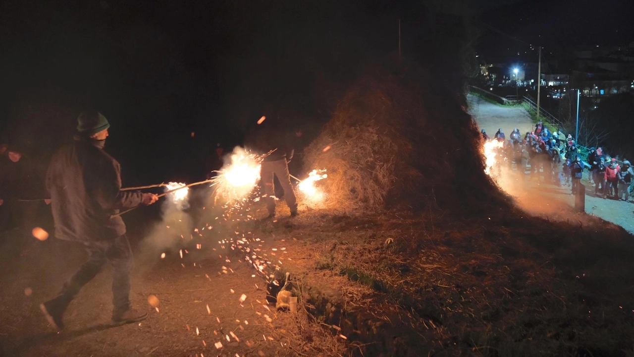 Successo di visitatori per l’evento all’oratorio vicino al castello del Piagnaro. Le prossime pire: Sant’Antonio il 17 gennaio e San Geminiano il 31 gennaio. .