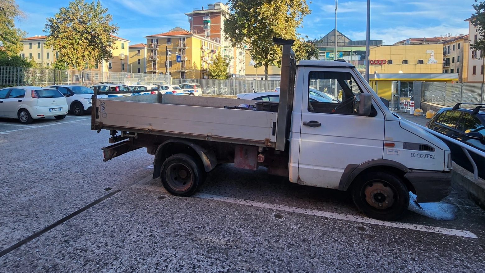 L'autocarro sequestrato