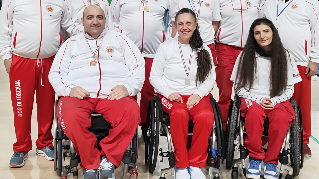 Il gruppo degli arcieri al 38° Campionato Italiano Pararchery Fitarco a Novara